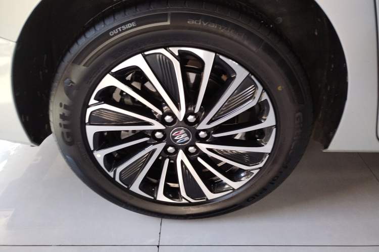 Used Buick GL8 New Energy 2025 Lu Shang Luxury Edition 7-Seater