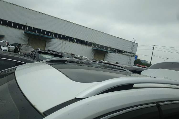 Used Roewe RX5 2020 20T Automatic 4G Connected Million Edition Roof