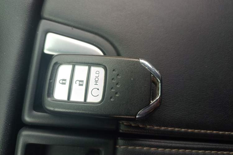 Used Honda UR-V 2020 240TURBO Two-Wheel Drive Zhiyue Version Vehicle Key