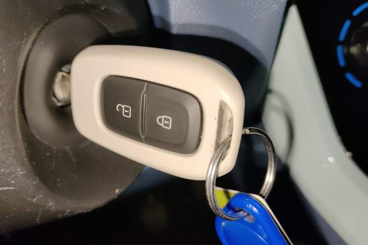 Used Dongfeng NAMMI BOX 2022 Revised Light Wind Edition 201 km Standard Version Vehicle Key