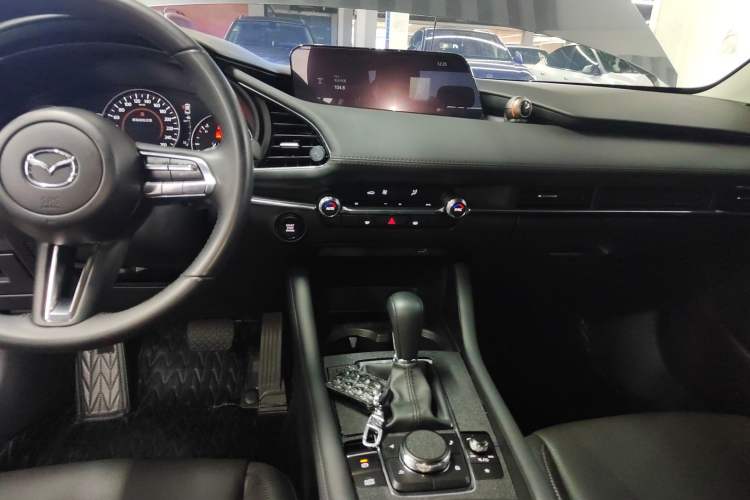 Used Mazda 3 Axela 2023 2.0L Automatic Zhiya Edition Audio And AC Panel