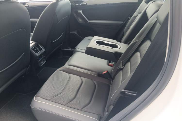 Used Volkswagen Tiguan L New Energy 2019 430 PHEV Hybrid Flagship Model Left Rear Seat