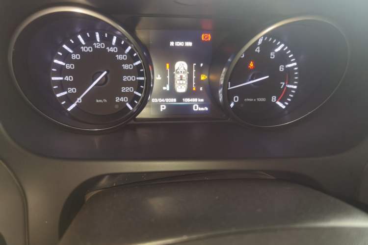 Used Land Rover Discovery Sport 2016 2.0T HSE Odometer Close Up