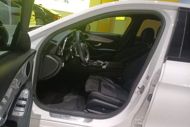 Used Mercedes-Benz C-Class 2018 C 200 Sport Edition Driver Seat