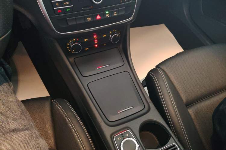 Used Mercedes-Benz GLA 2016 GLA 200 Fashion Model Gear Lever