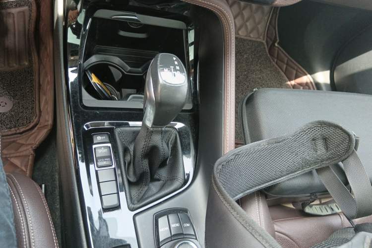 Used BMW X1 2019 sDrive18Li Premium Edition Gear Lever