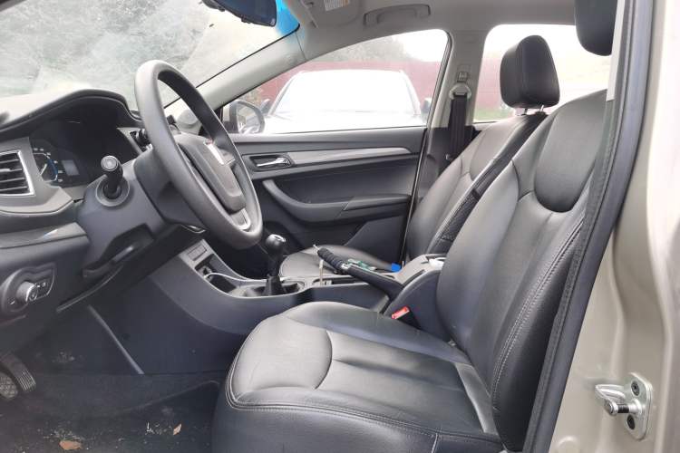 Used Roewe 360 2015 1.5L Manual Luxury Edition
