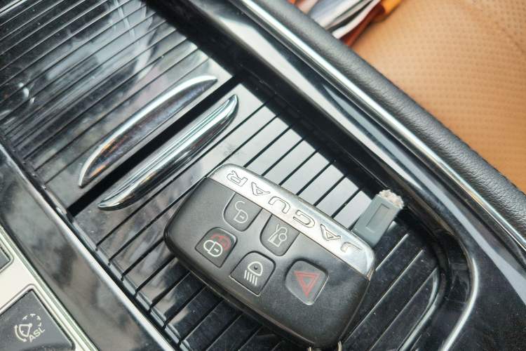 Used Jaguar XJ 2014 XJL 3.0 SC Four-Wheel Drive Panoramic Business Edition