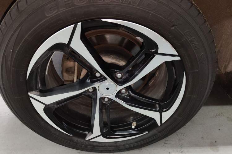 Used Nissan Qashqai 2016 2.0L CVT Elite Edition Right Rear Wheel Hub