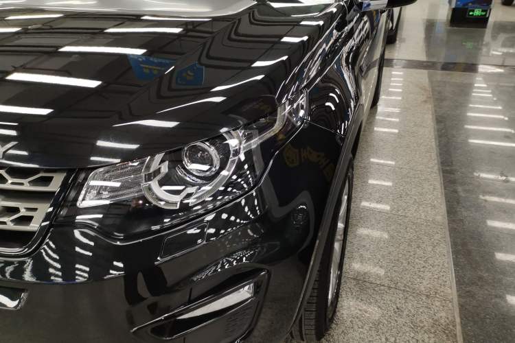 Used Land Rover Discovery Sport 2018 240 PS SE Version