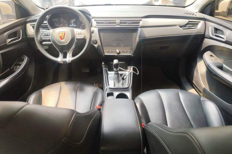 Used Roewe i5 2019 1.5L Automatic 4G Connected Langhao Edition Center Console