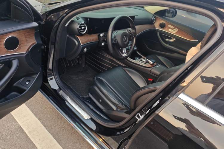 Used Mercedes-Benz E-Class 2018 Facelift E 300 L Luxury Edition Driver Seat