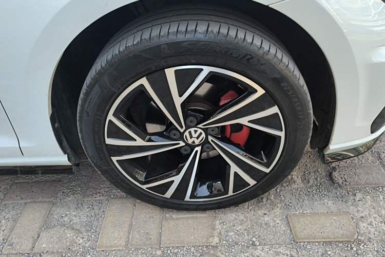 Used Volkswagen Golf 2019 280TSI DSG R-Line Model China V Standard
