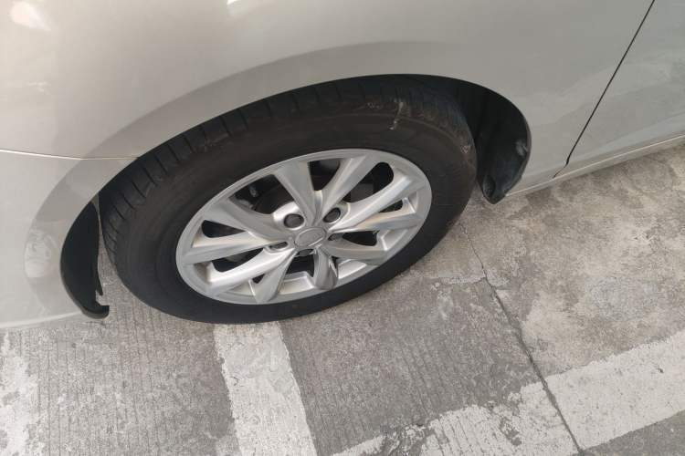 Used Roewe i5 2020 1.5L Manual 4G Connect Luxury Edition
