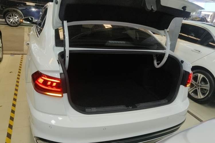 Used Volkswagen Bora 2023 300TSI DSG Prestige Edition