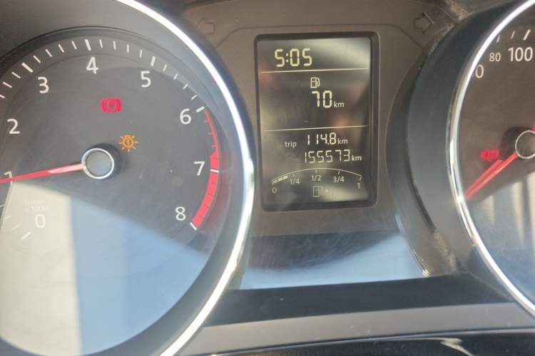 Used Volkswagen Sagitar 2015 1.6L Manual Comfort Model Odometer Close Up