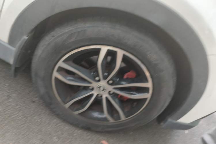 Used Dongfeng Fengon 580 2018 1.5T Manual Luxury Model Right Front Wheel Hub