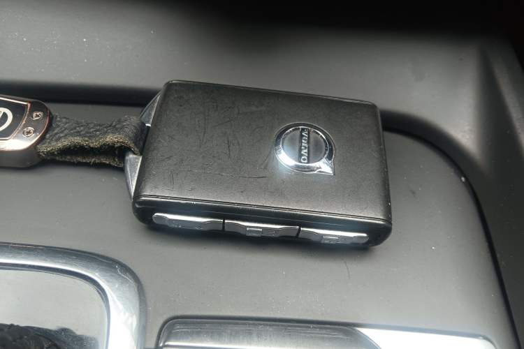 Used Volvo XC60 2019 T5 4x4 Smart Edition China VI Standard Vehicle Key