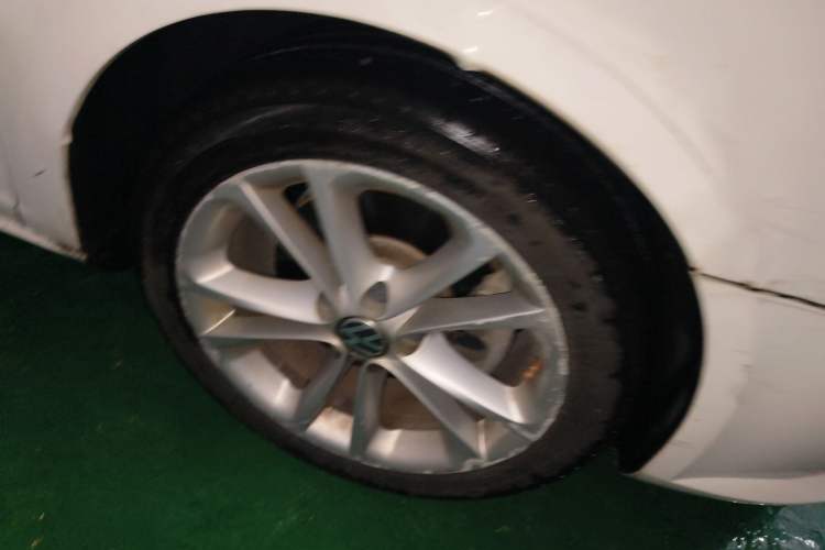 Used Volkswagen FAW-Volkswagen CC 2011 2.0 TSI Luxury Edition Right Front Wheel Hub