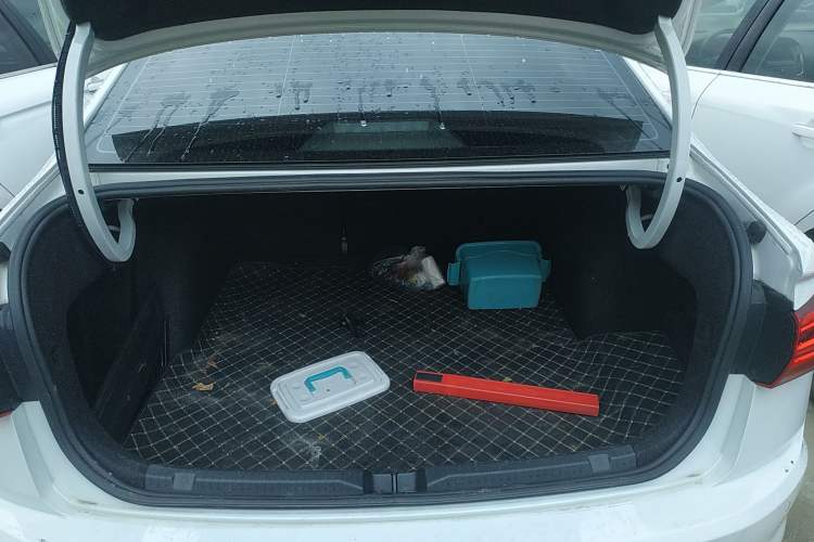 Used Volkswagen Bora 2021 1.5L Manual Fashion Smart Connect Edition Trunk