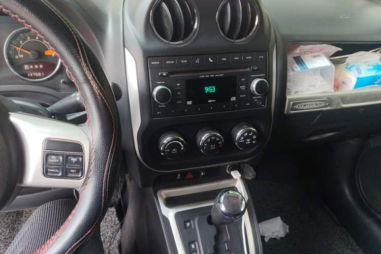 Used Jeep Compass 2014 2.4L Four-Wheel Drive Serpentine Collection Edition Audio And AC Panel