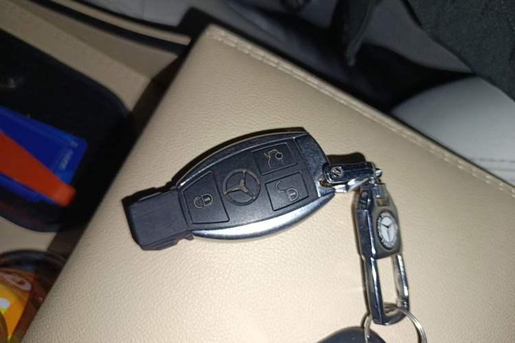 Used Mercedes-Benz Vito 2013 3.0L Elite Edition Vehicle Key