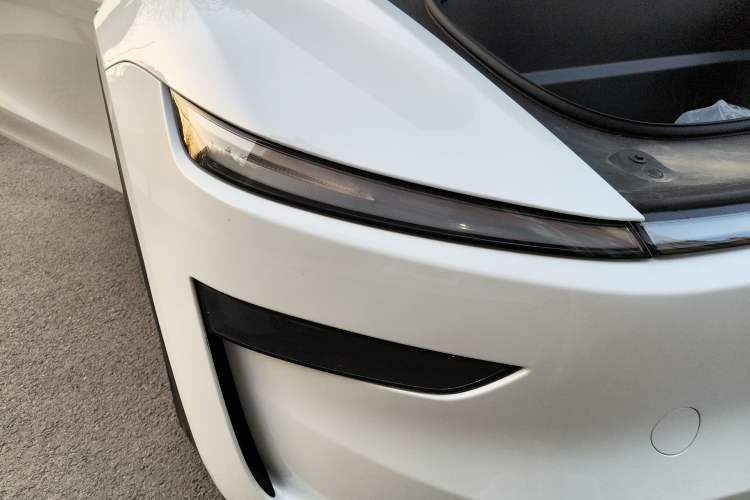 Used Tesla Model Y 2025 Rear-Wheel-Drive Version