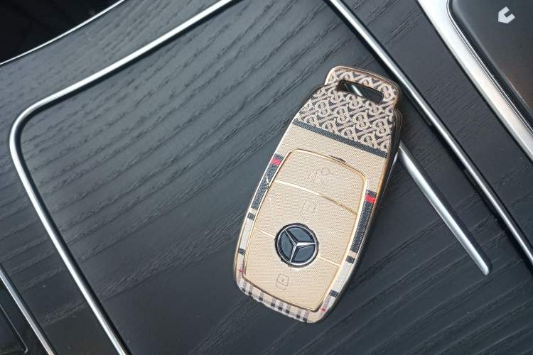 Used Mercedes-Benz E-Class New Energy 2022 Restyled E 350 e L Plug-in Hybrid Sports Sedan
