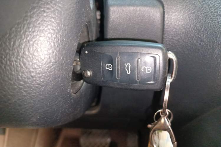 Used Volkswagen Polo 2011 1.6L Automatic ZhiShang Version
