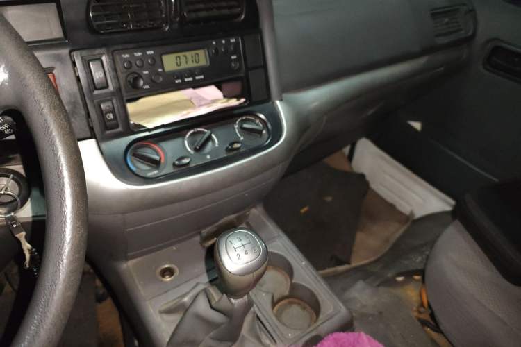 Used Jinbei Hiace 2014 2.0L 5th Generation Kuaiyunwang Business Version 4G19 Audio And AC Panel