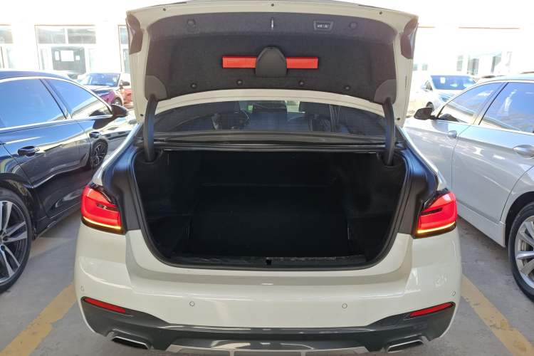 Used BMW 5 Series New Energy 2022 Revised Version 3 535Le Pioneer Edition M Sport Package
