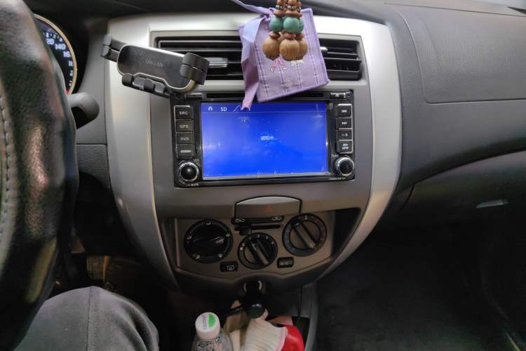 Used Nissan Livina 2013 Jingrui 1.6XL Manual Comfort Edition Audio And AC Panel