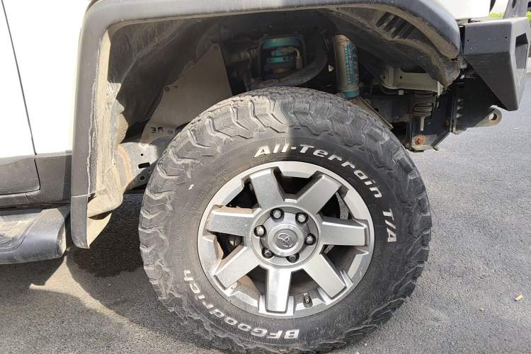 Used Toyota FJ Cruiser  Right Front Wheel Hub