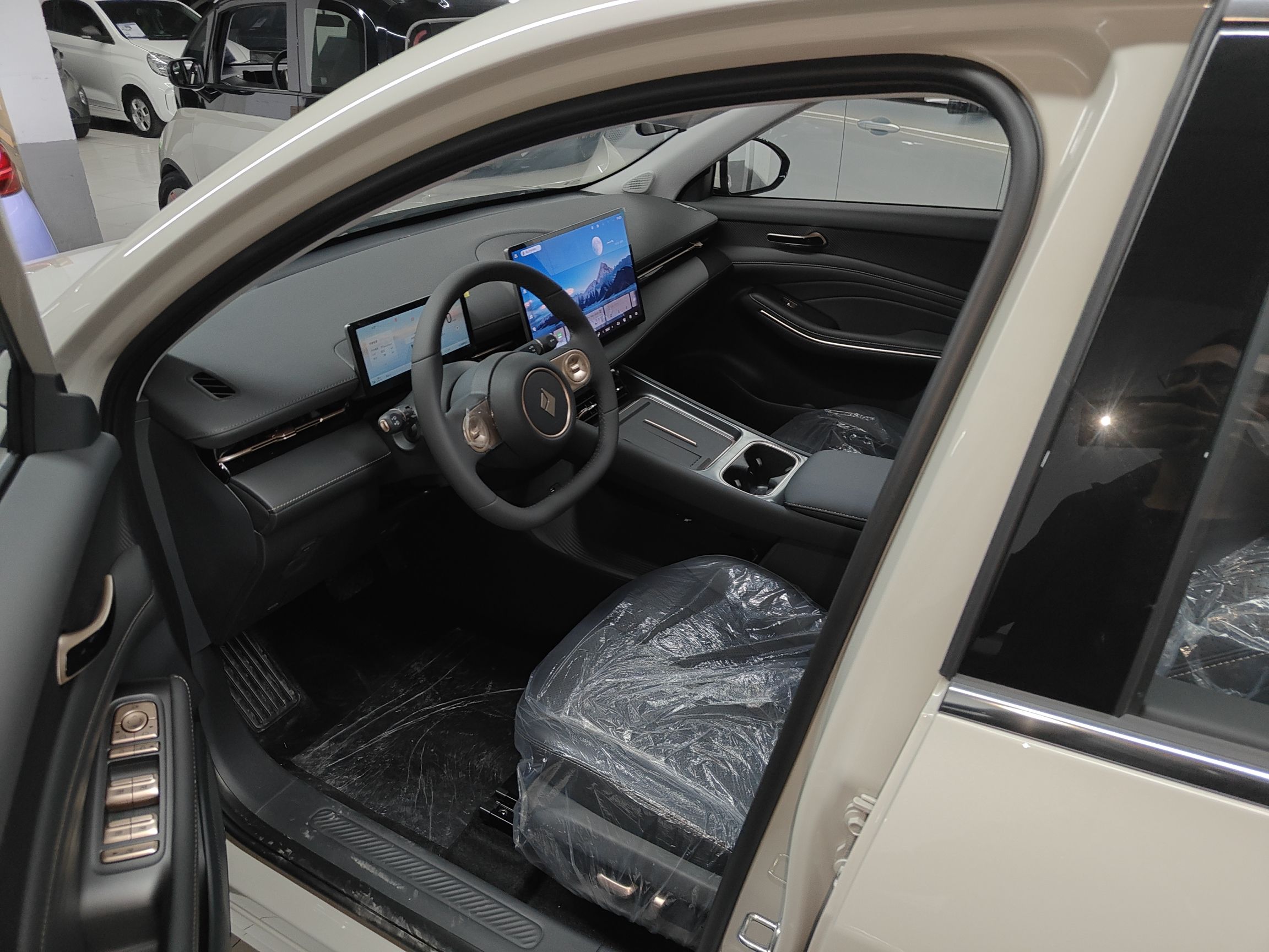 المقاعد الأمامية داخل السيارة