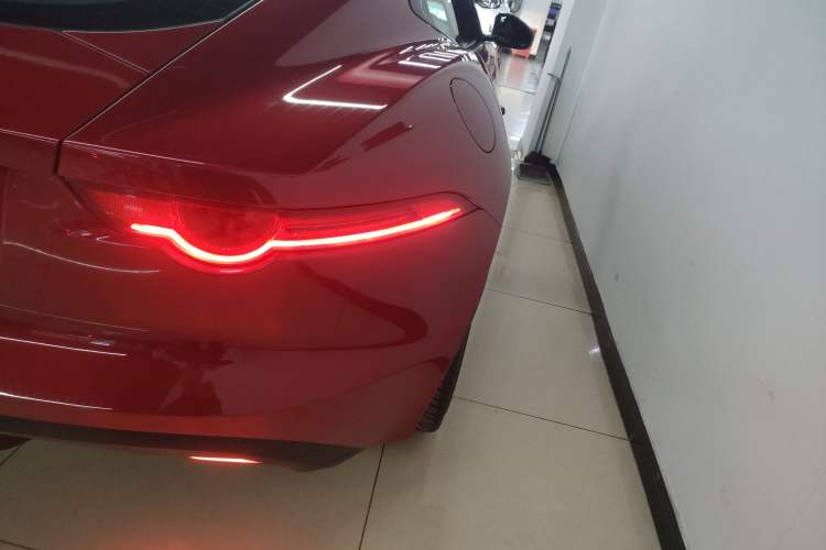 Used Jaguar F-TYPE 2016 3.0 SC Hardtop Version
