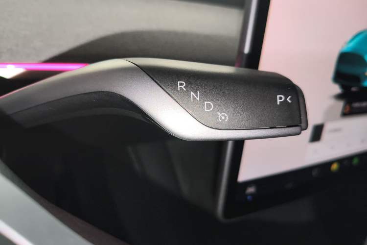 Used Tesla Model Y 2024 Long-Range All-Wheel-Drive Version
