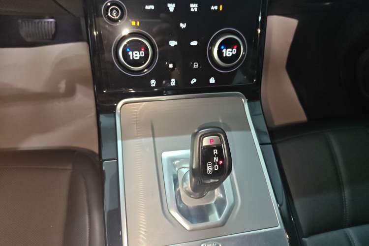 Used Land Rover Range Rover Evoque 2020 249 PS Youth Edition