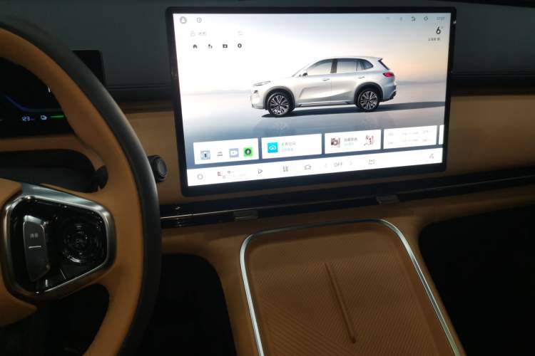 Used Geely Galaxy Xingjian 7 EM-i 2025 120km Exploration+ Version
