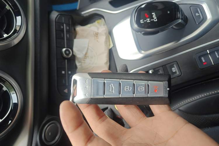 Used Wey VV6 2021 2.0T Two-Wheel Drive Smart Plus Vehicle Key