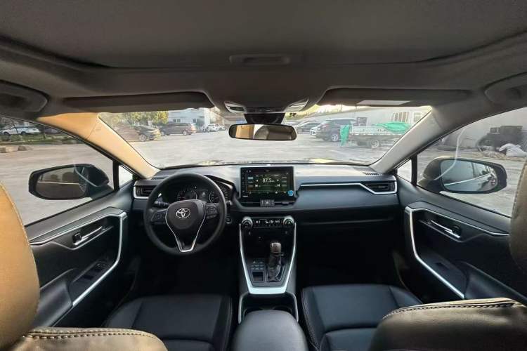 Used Toyota Wildlander 2020 2.0L CVT 4x4 Luxury Edition
