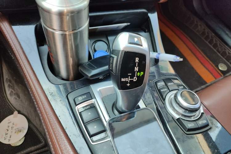 Used BMW 5 Series 2014 520Li Elegant Model
