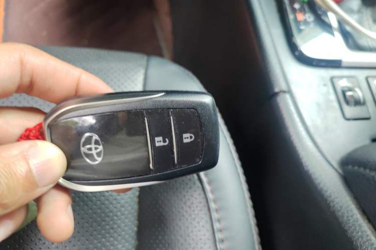 Used Toyota Highlander 2018 2.0T Four-Wheel Drive Luxury Version 7 Seats China VI Standard