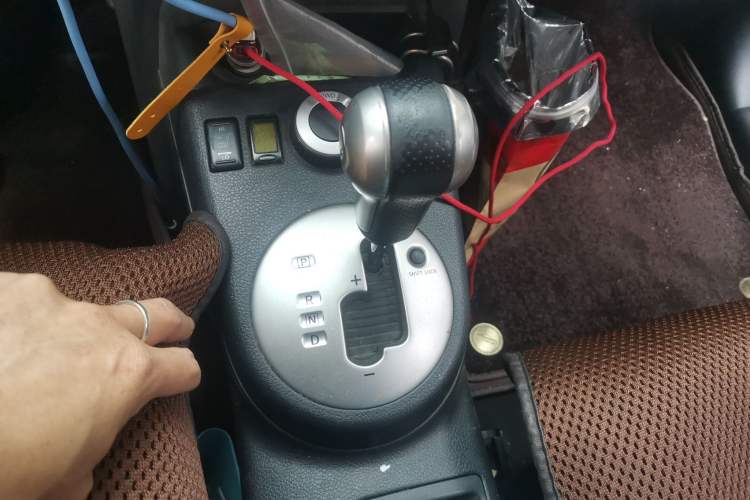 Used Dongfeng Fengdu MX6 2015 2.0L CVT 4x4 Dream Edition Gear Lever