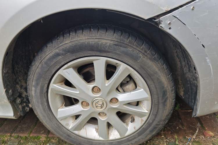 Used BAIC E Series 2013 Hatchback 1.5L Automatic Lotte Edition Right Front Wheel Hub