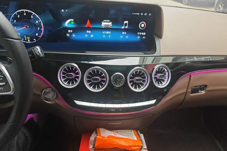 Used Mercedes-Benz S-Class 2010 S 400 L HYBRID Audio And AC Panel