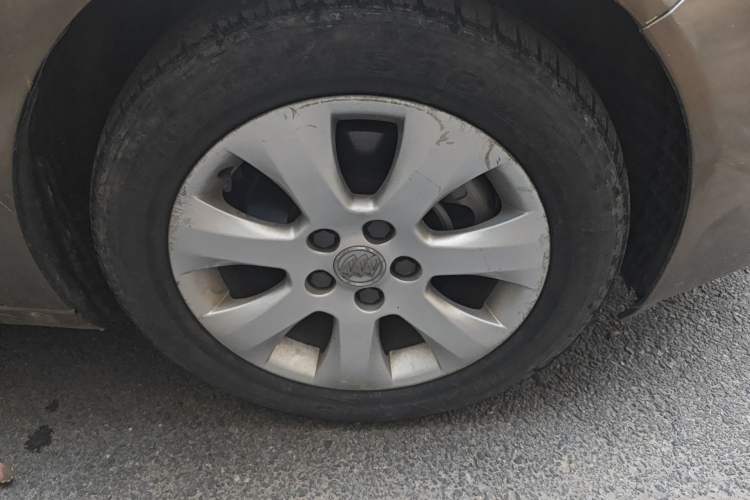 Used Buick Regal 2015 1.6T Leading Technology Model Right Front Wheel Hub