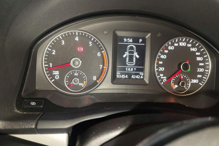 Used Volkswagen Scirocco 2011 1.4 TSI Single-Turbo Fashion Edition Odometer Close Up