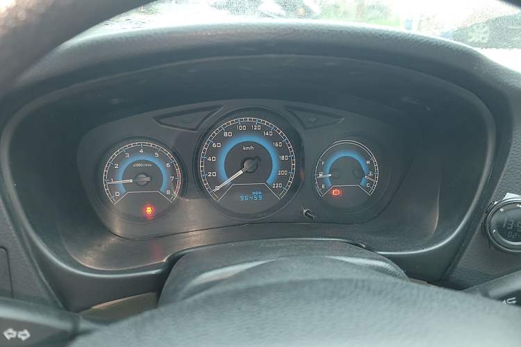 Used Soueast V3 Lingyue 2015 1.5L Manual Happiness Edition Instrument Cluster
