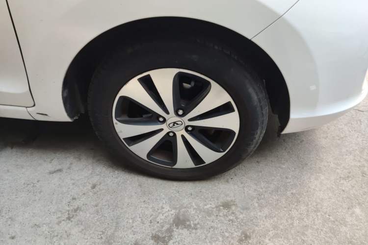 Used Cowin C3R 2015 1.5L Manual Gold Diamond Edition