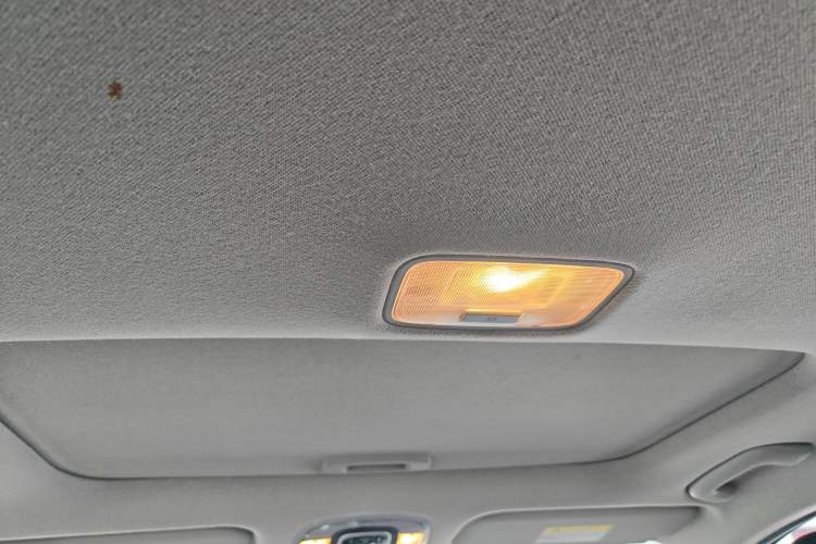 Used Hyundai Elantra 2022 1.5L CVT GLX Elite Edition Headliner